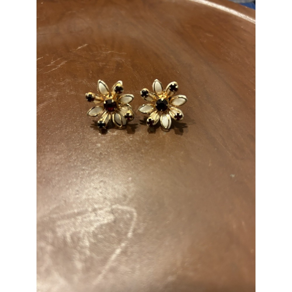 Vintage Screw Post Earrings Gold‎ Flower White Purple Stone